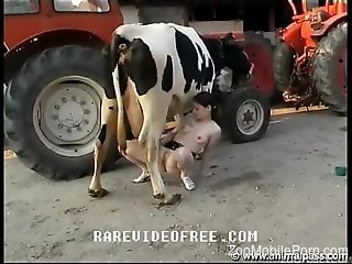 Brunette with a beautiful body finds a fuckable cow