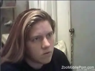 Chubby bitch goes on all fours to fuck a dirty dog
