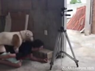 Amateur gay man filmed trying anal sex with his dog
